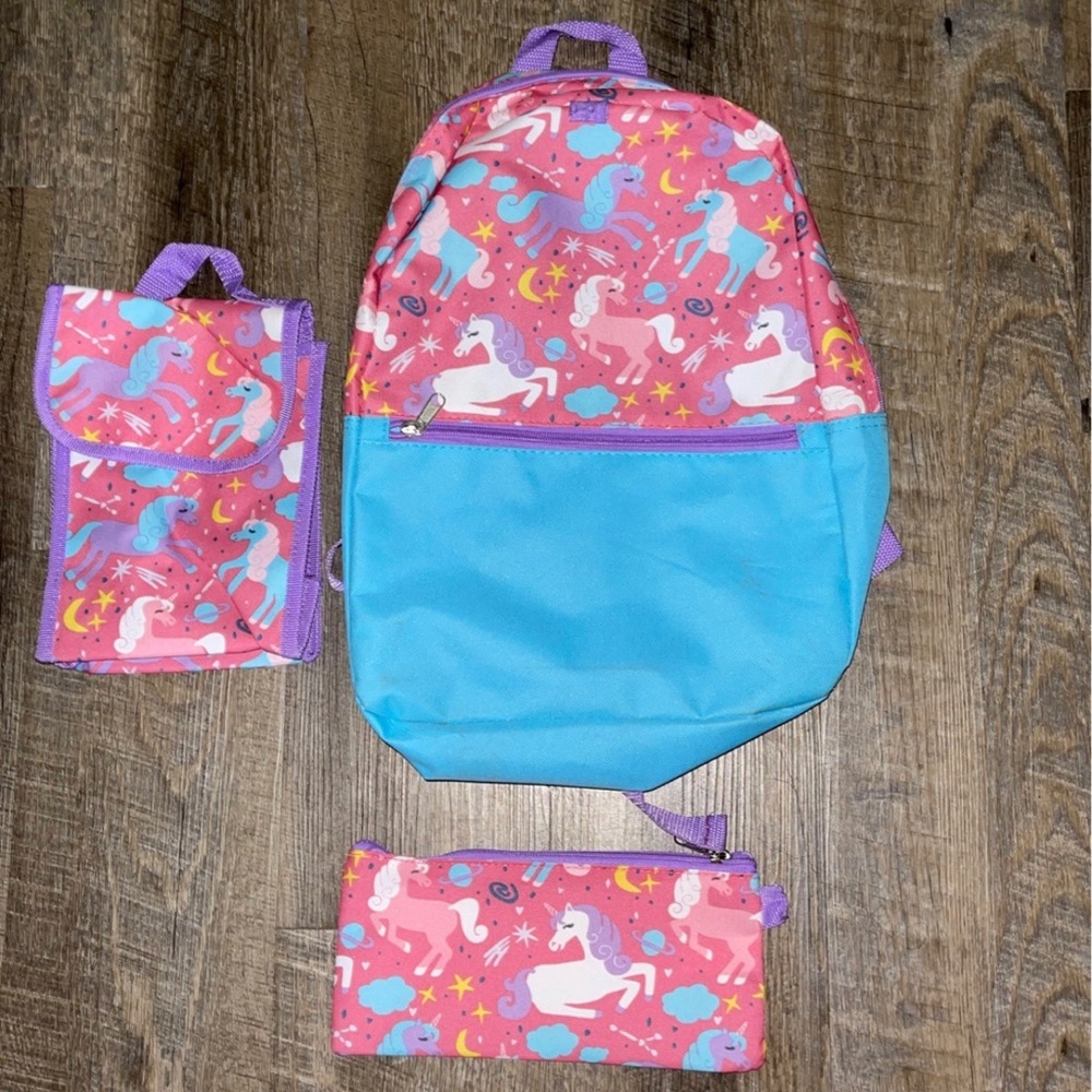 Girls backpack set includes pencil pouch and lunchbox